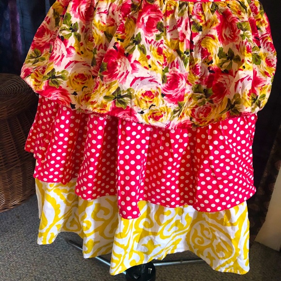 Most fab pier 1ruffled apron polka dots & roses - Picture 6 of 9